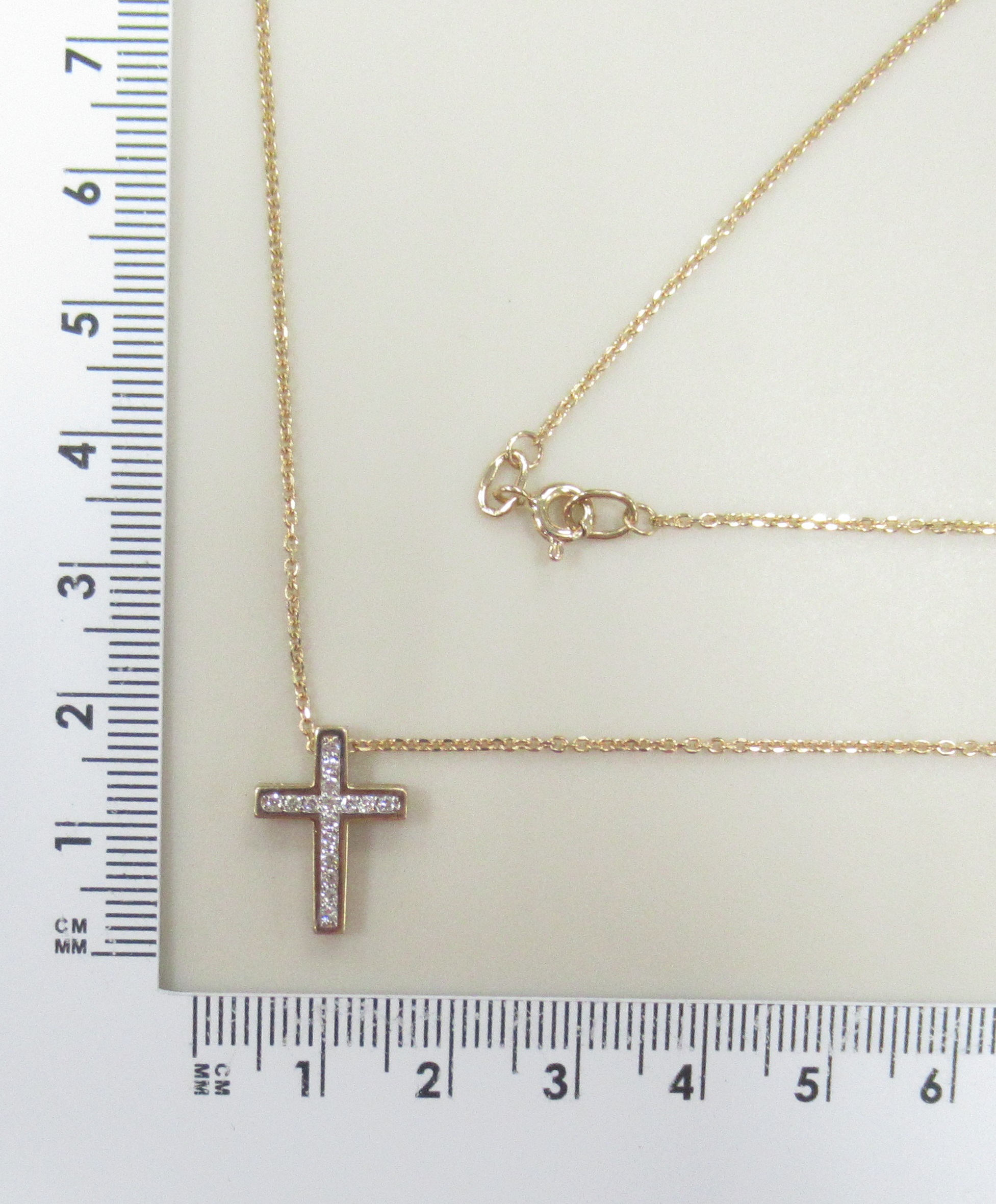Колье из золота с бриллиантами "Крест"